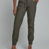 Women 7 Diamonds Pants | Infinity Jogger