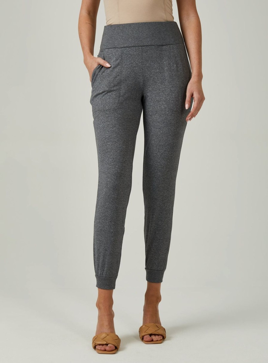 Women 7 Diamonds Joggers | Core Jogger