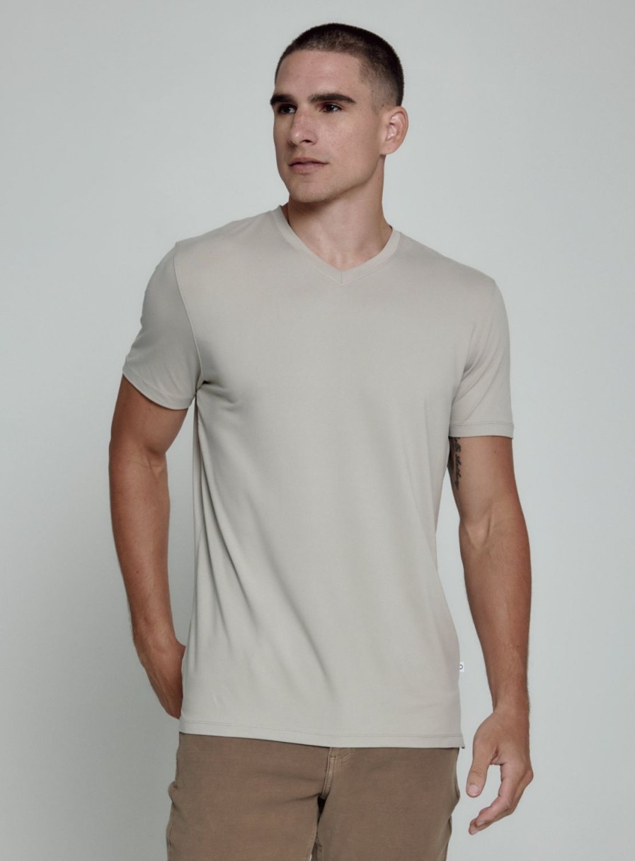 Men 7 Diamonds Tees & Henleys | Core V-Neck Tee