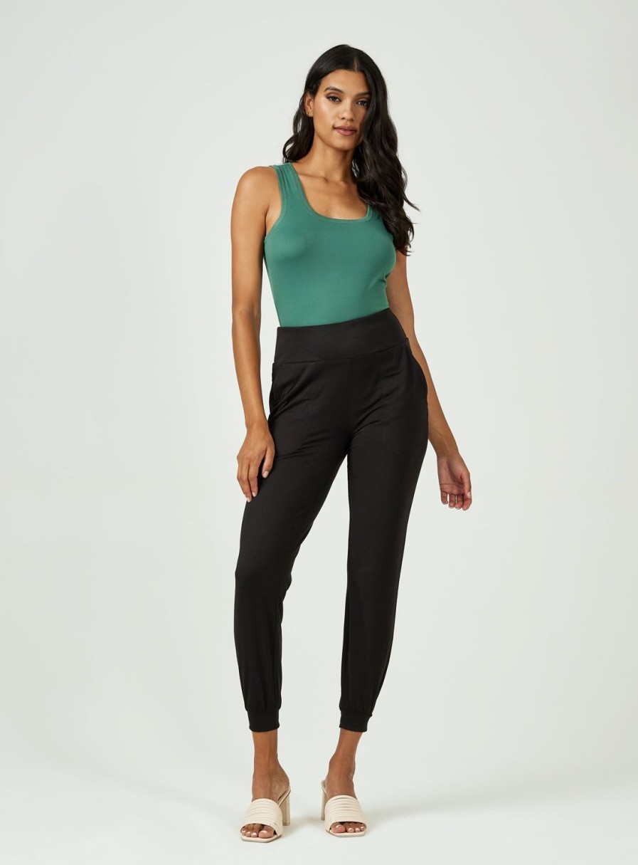 Women 7 Diamonds Joggers | Core Jogger